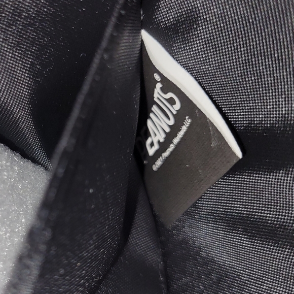 Peanuts Snoopy Wallet - Picture 6 of 15